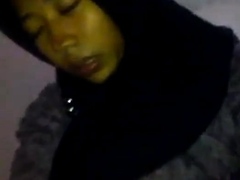 Melayu – Tudung Goyang